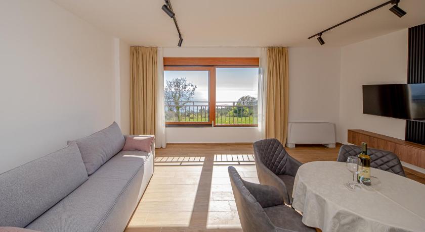 Image of Apartment with Sea View 3