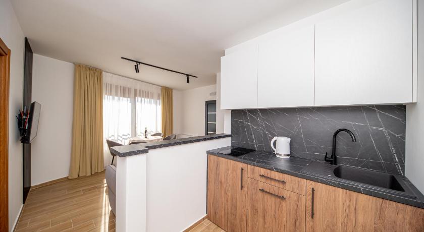 Image of Apartment with Sea View 3