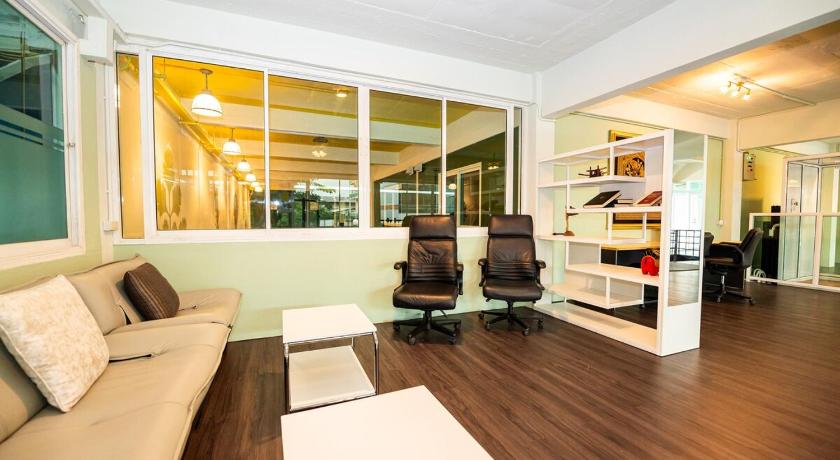 バンコク GL Sport Club Serviced Residence 4つ星 ゲストハウス 外観