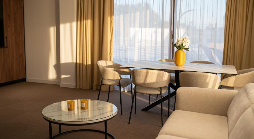 Image of Three-Bedroom Deluxe Apartment 5