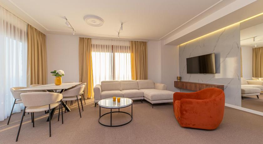 Image of Three-Bedroom Deluxe Apartment 0