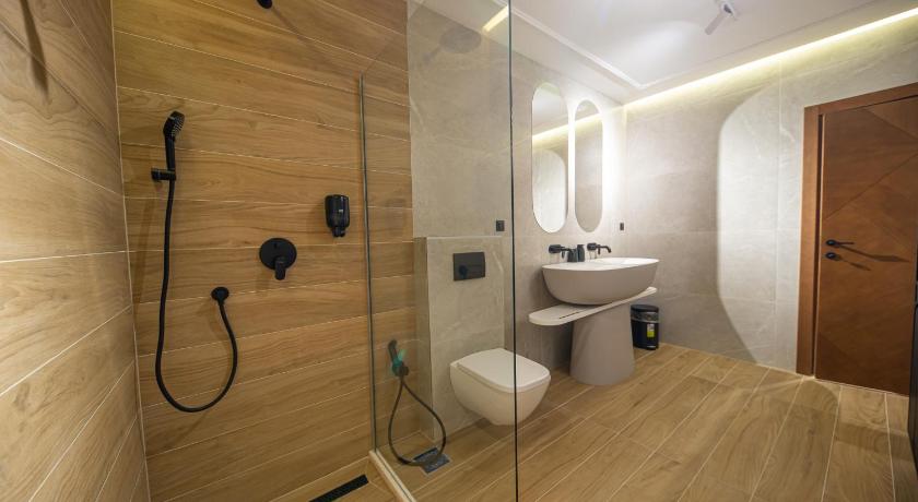 Image of Three-Bedroom Deluxe Apartment 4