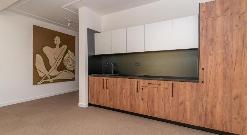 Image of Three-Bedroom Deluxe Apartment 9