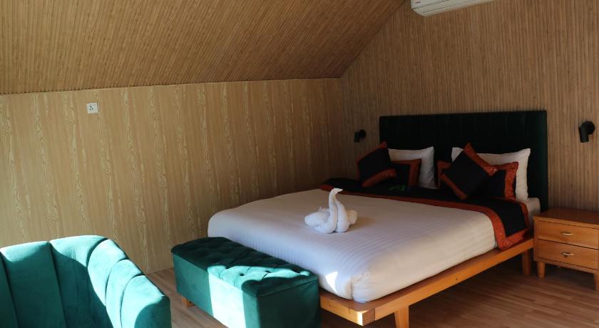 Apex Hotels and Resorts Attabad Lake Hunza