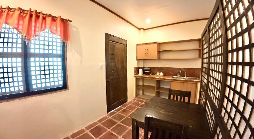 セブ The Lighthouse Resort 2つ星 ホテル 外観