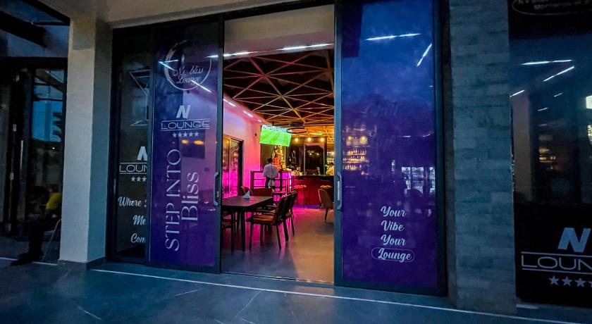 Kigali Garden Park House 5-Star Single Room pool