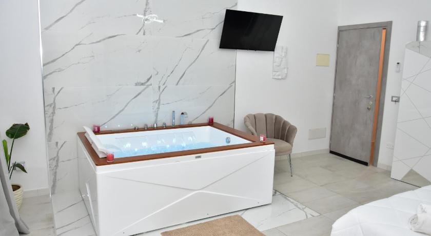 Yllen Rooms - image 15