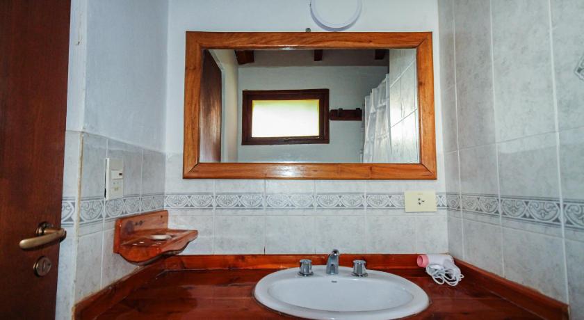 Image of Three-Bedroom House 11