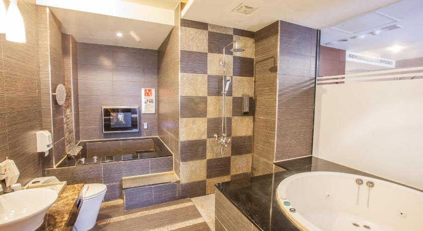 Image of Deluxe Quadruple Room 14