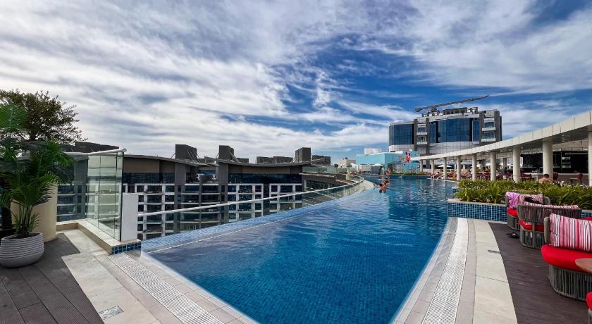 Palm Jumeirah - Rooftop Pool & Beach Access - image 10