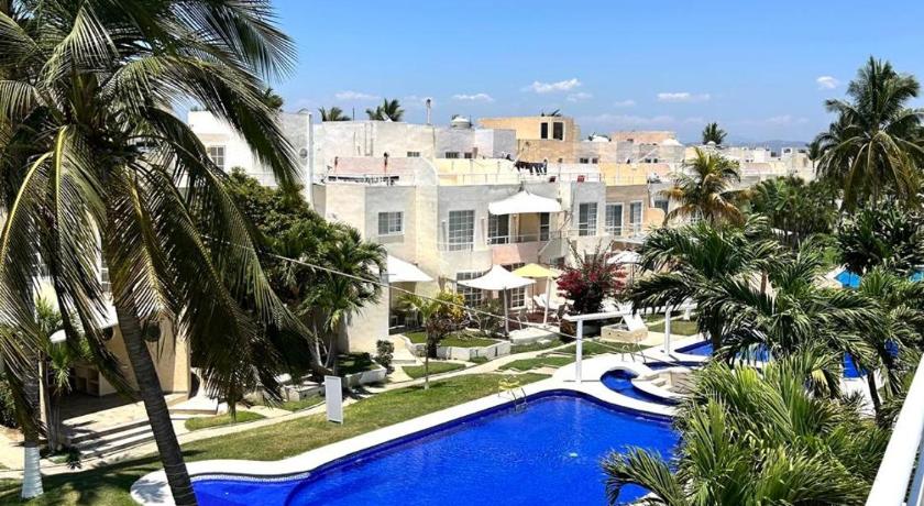 Luxurios house, pool and beach YOUR OASIS