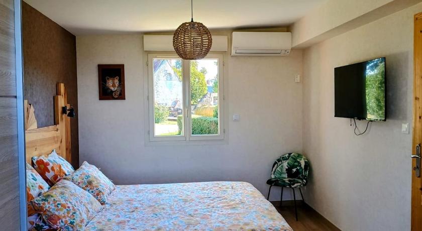 普瓦伊勒河畔卢瓦尔 Gite du coin Chardon 4星级 单人房 泳池