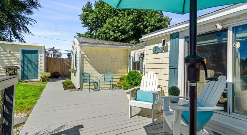 Newbury Riverside Retreat Minutes to Beach Updated Kitchen 4-Star Accommodation room