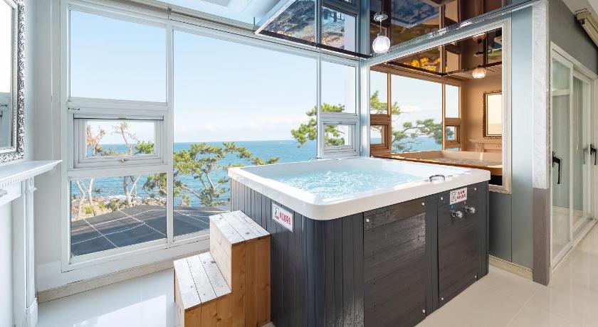 Pohang Pohang Pine Wave Spa Pension 3-Star Guesthouse suite