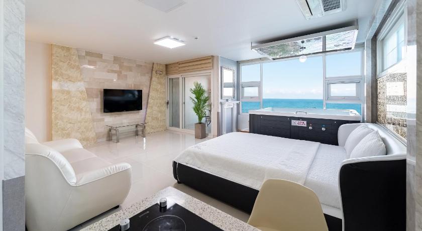 Pohang Pohang Pine Wave Spa Pension 3-Star Guesthouse exterior