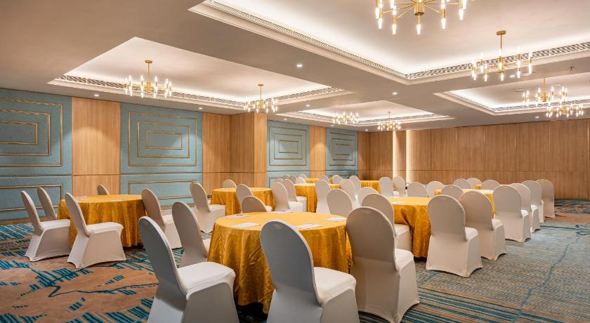 Park Inn & Suites by Radisson Thrissur East Fort - image 28