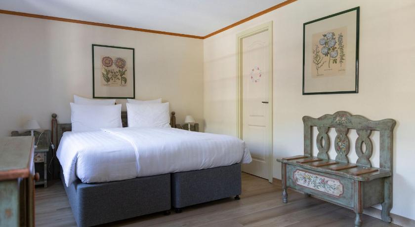 Image of Superior Room 6