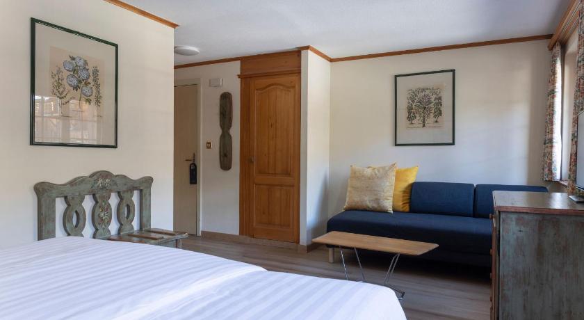Image of Superior Room 5
