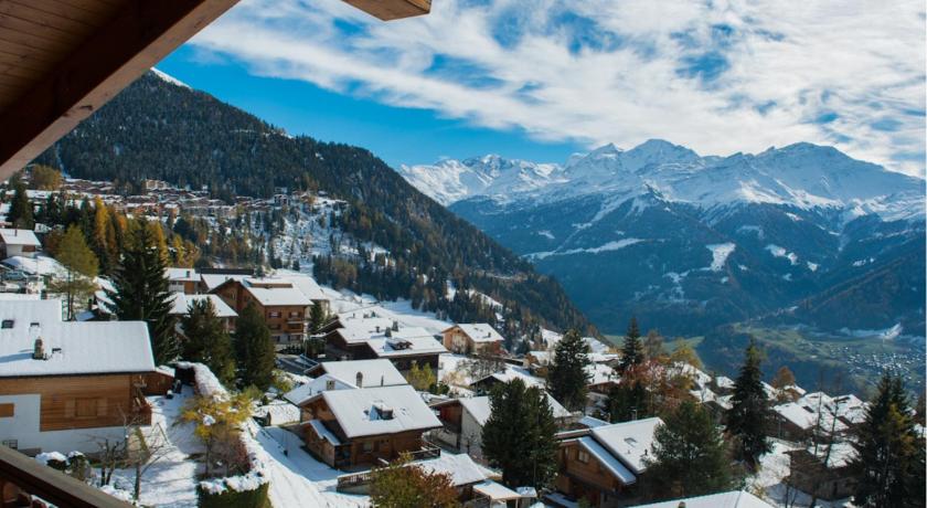 Image of Three-Bedroom Apartment - Penthouse Grand Combin 5