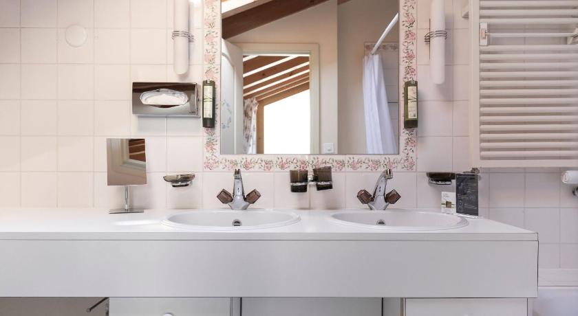 Image of Three-Bedroom Apartment - Penthouse Grand Combin 2