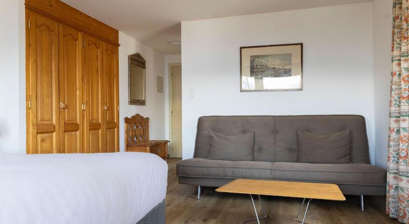 Image of Deluxe Room 6