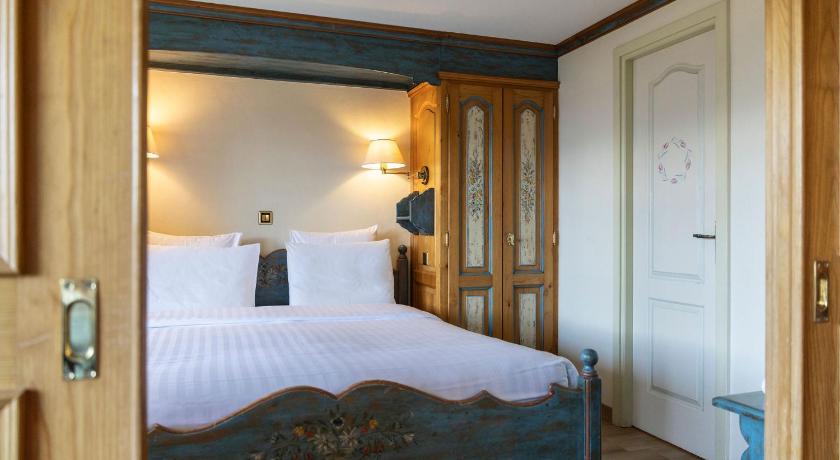 Image of Deluxe Suite 8