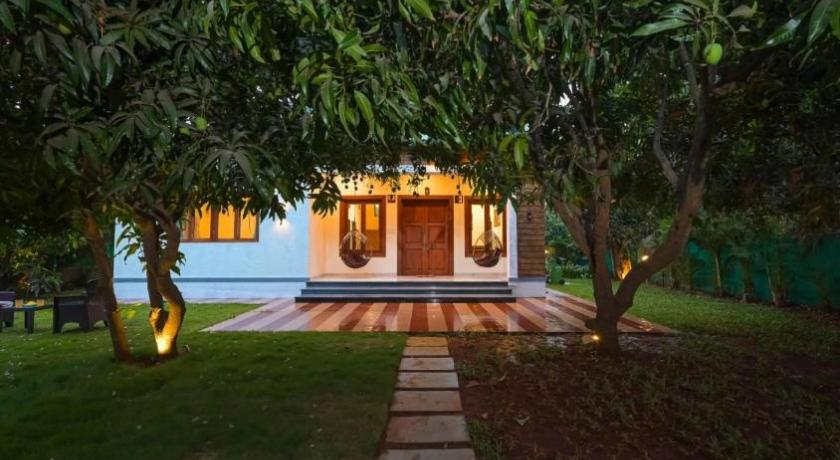 Sea Shell By The Sea Luxurious Villa 3min From Awas Beach Surrounded By Mango Trees