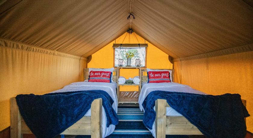카스빌 (MO) Roaring River - Family Adventure Tents #12 and #13 2성급 숙소 스위트룸