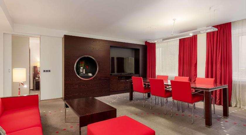 Image of Suite 12