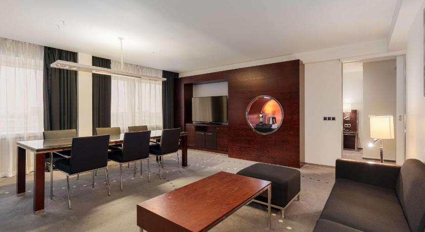 Image of Suite 4