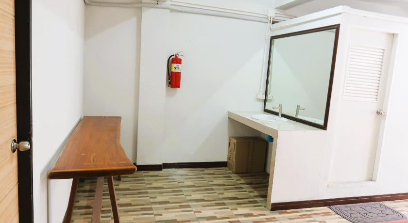 Bed Station Hostel Krabi - image 8