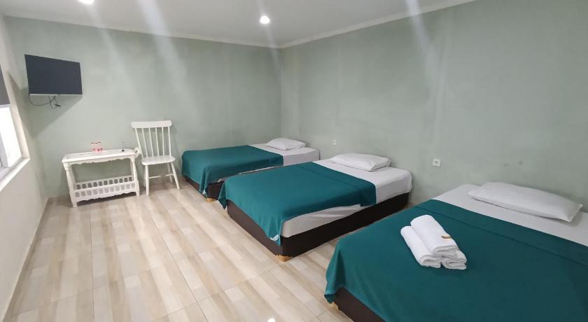 Image of Family Room 1 0