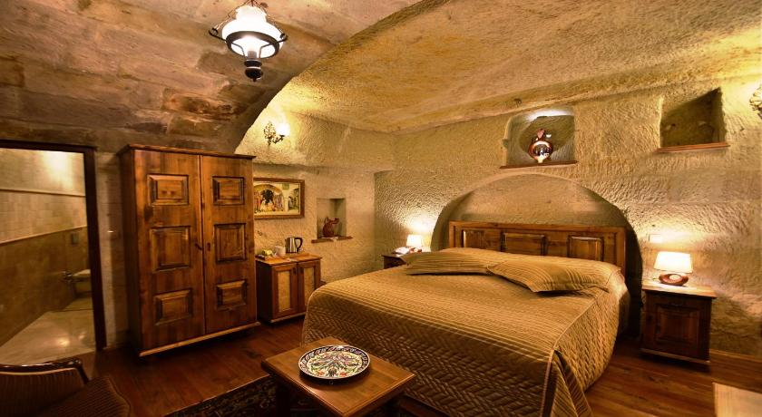 Harman Cave Hotel