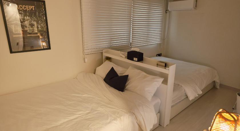 Seoul Walking Distance to Sindorim Station, 3 Rooms, 4 Queen Beds, 2 Bathrooms, 1 Minute to Yeongdeungpo S 4-Star Accommodation exterior