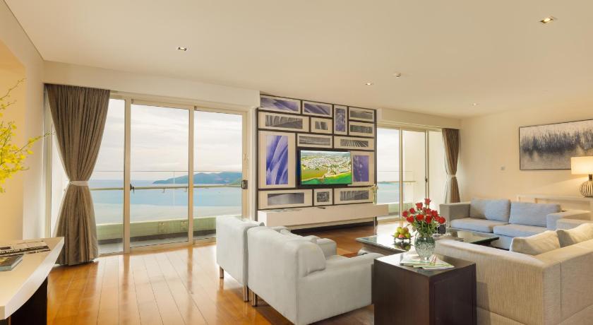 Image of Four Bedroom Grand Suite 7