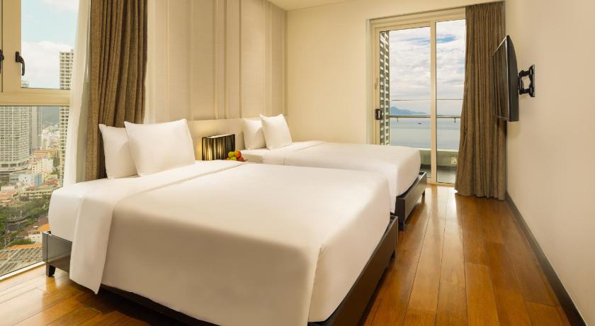 Image of Four Bedroom Grand Suite 12