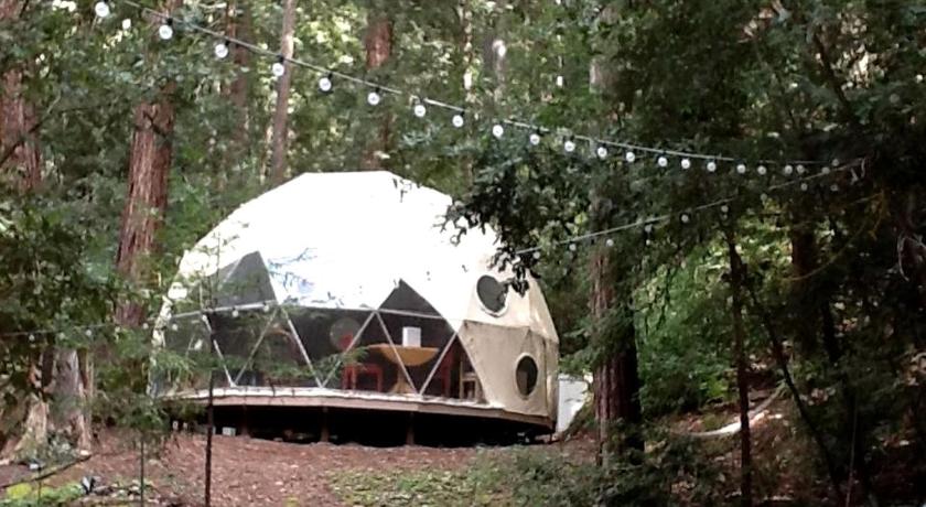 앱토스 (CA) Private Glamping Getaway in the Redwoods near Santa Cruz, California 3성급 숙소 수영장