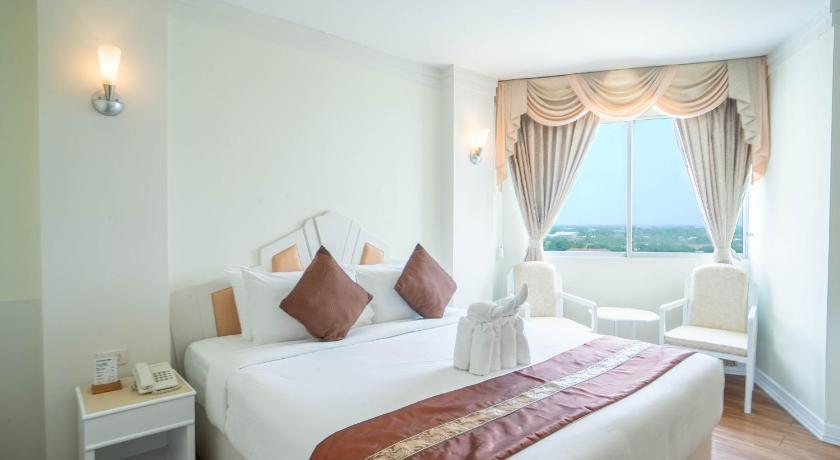 Image of Execuitve Suite 4