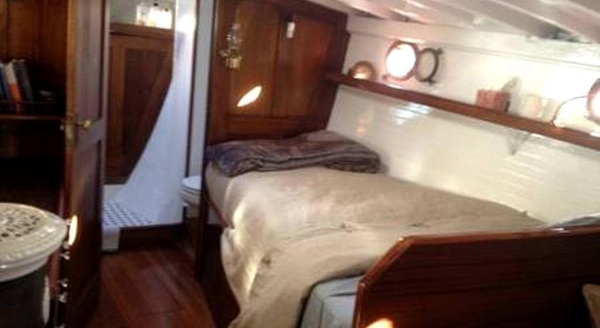 샌프란시스코 (CA) Fabulous Yacht Rental for a Unique Glamping Getaway in Bay Area, California 2성급 숙소 수영장