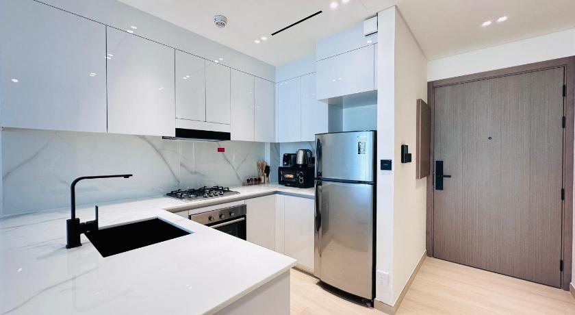 Premium 1 Bed Apartment In Binghatti Venus - image 4