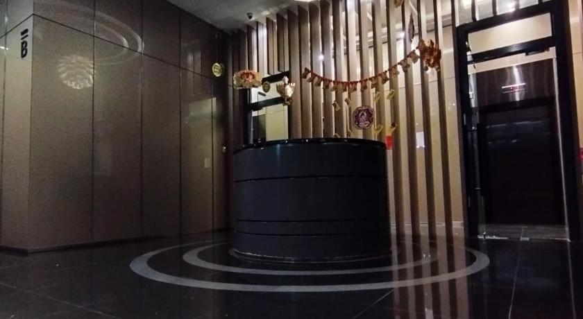 Sky Suites KLCC Apartment by Family Room Stay - image 4