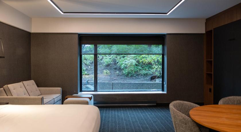 Image of Junior Suite,1 King Bed and 1 Sofabed 13