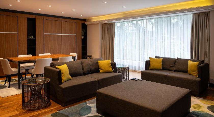Image of Bi-Level Presidential Suite 1