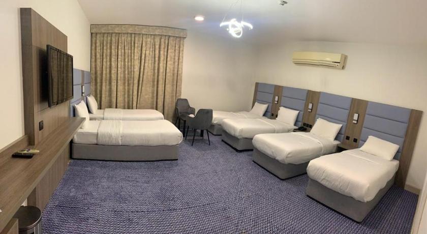 Silver Sand Hotel - image 8