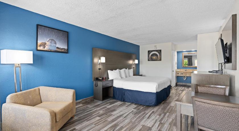 Image of 1 King Bed, Non-Smoking 0