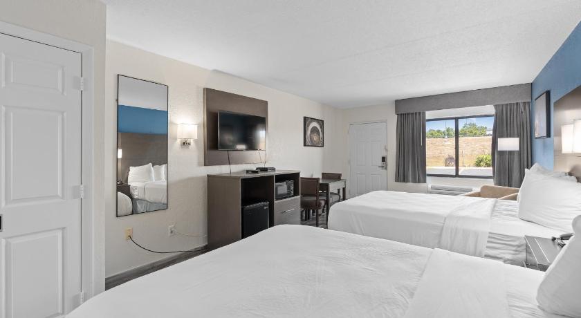 Image of 2 Queen Beds, Mobility Acessible Room, Bathtub w/ Grab Bars, Non-Smoking 0