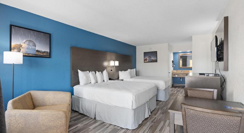 Image of 2 Queen Beds, Mobility Acessible Room, Bathtub w/ Grab Bars, Non-Smoking 1