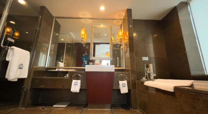 Image of 2 Double Standard High floor 10
