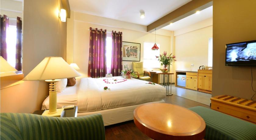 ハノイ Golden Sunshine Villa Hotel and Travel 4つ星 ホテル レストラン