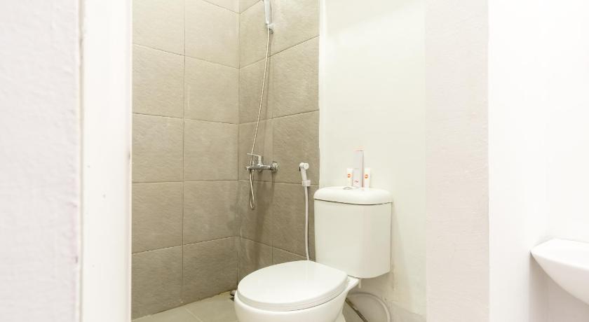 Dancenter Metropolitan Homestay Near Komplek Asia Megamas Medan - image 29
